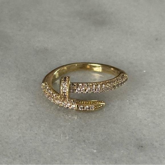 New Drop Gold Crystal Pave Nail Wrap Ring
Brand New - Picture 3 of 5